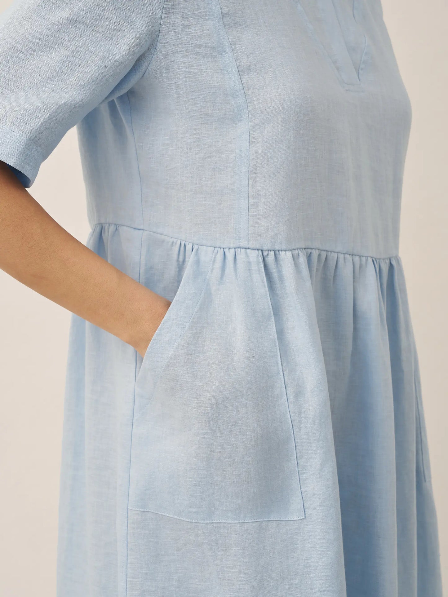 Manon™ | Langes Leinenkleid mit Schalkragen