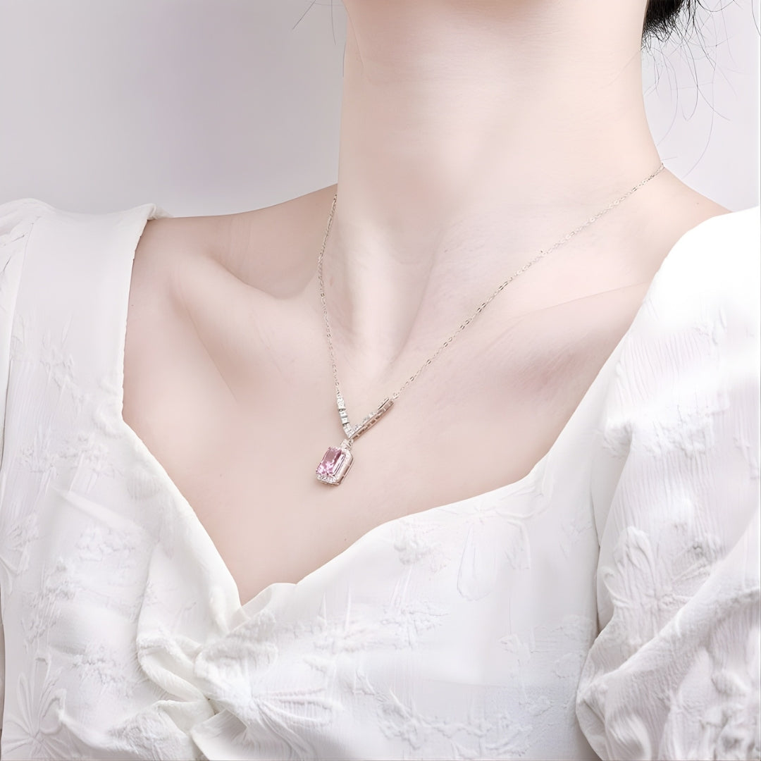 Celeste™ | Collier Cube Lumé