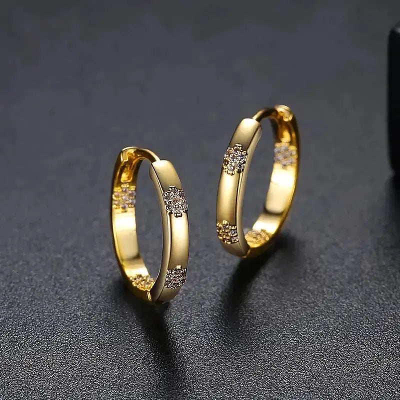 Maika™ | Boucles d’oreilles vintage cercle avec fleur dorée