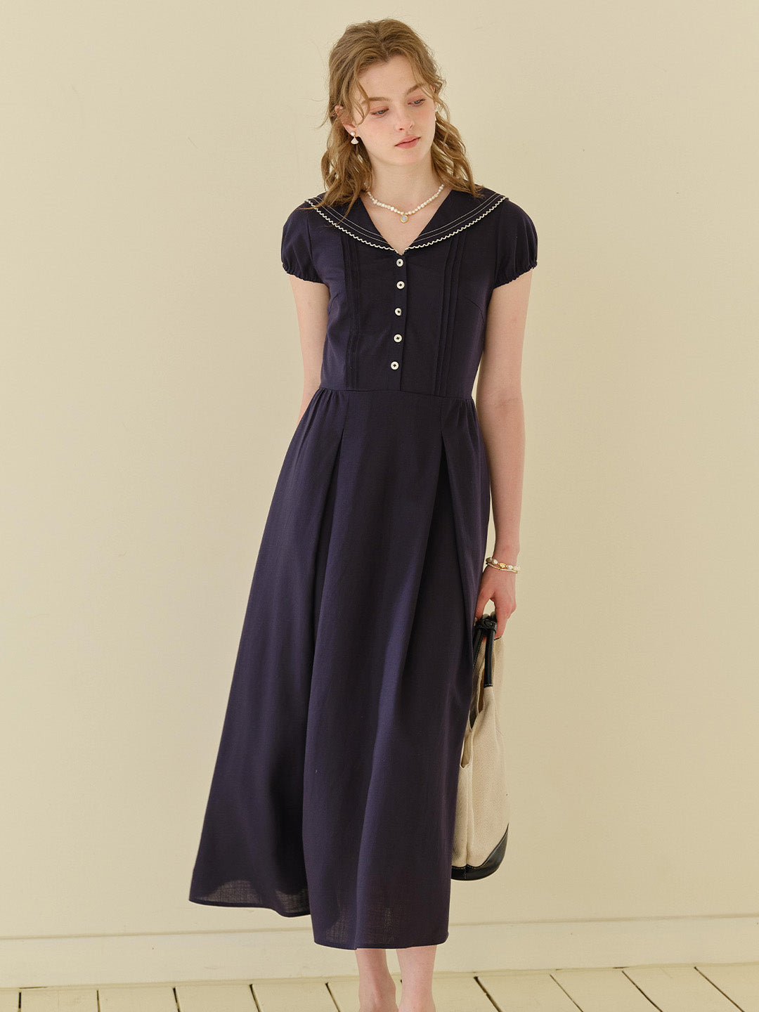 Harper™ | Robe en lin à col en V