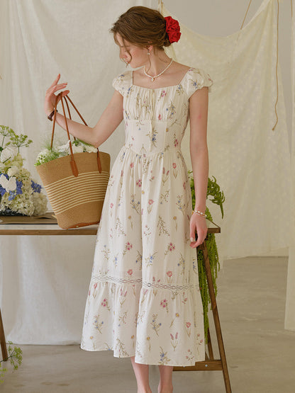 Victoria™ | Robe à col en cœur floral