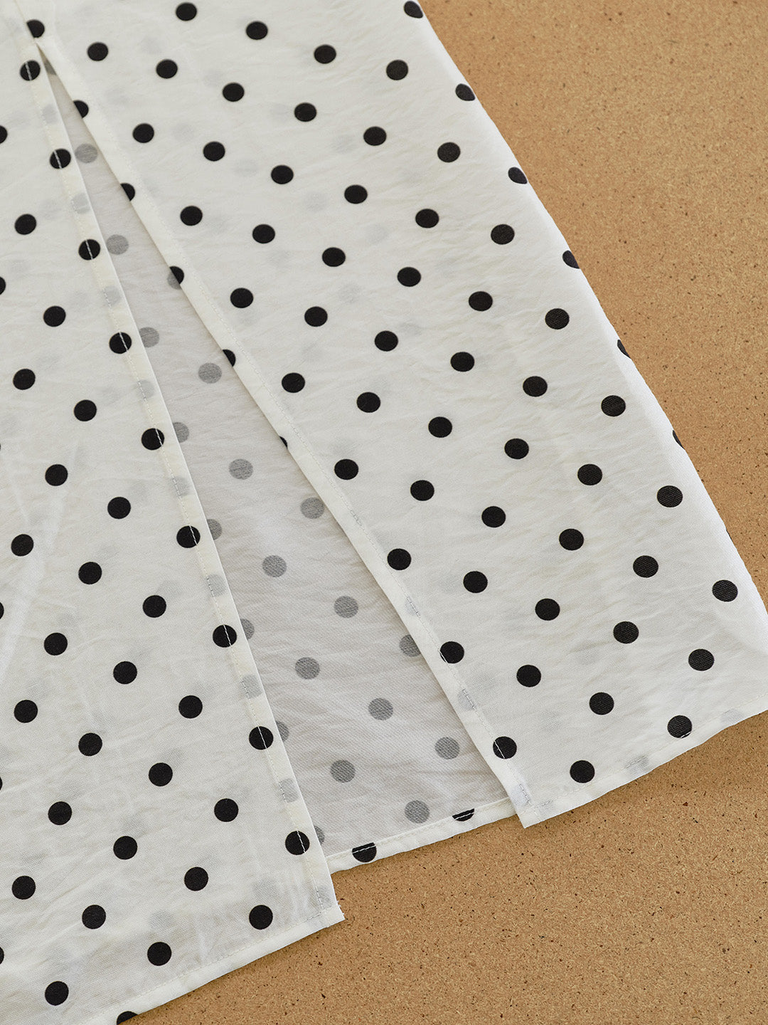 Charlotte™ | Robe à col drapé à pois