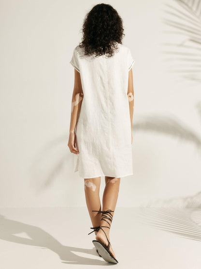 Apolline™ | Kurzes Leinenkleid mit durchbrochenem Stehkragen