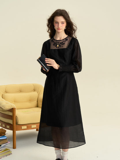 Ariella™ | Robe en maille brodée