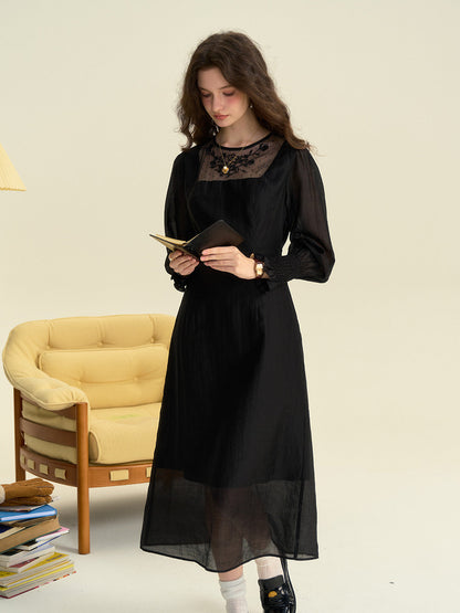 Ariella™ | Robe en maille brodée
