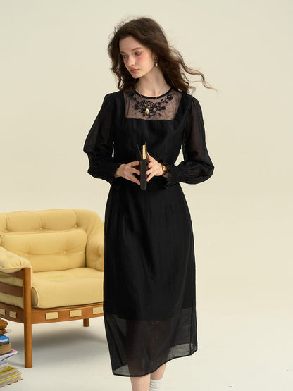 Ariella™ | Robe en maille brodée