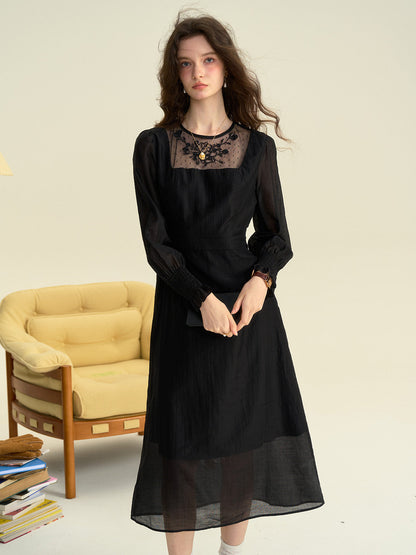 Ariella™ | Robe en maille brodée