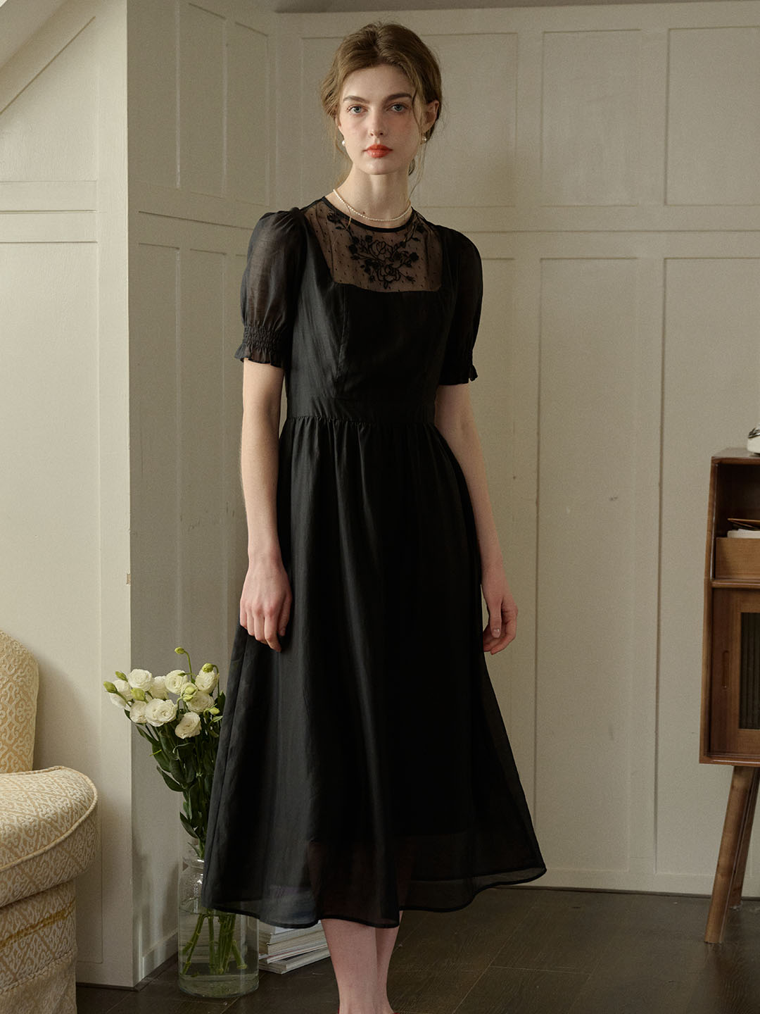 Ariella™ | Robe en maille brodée