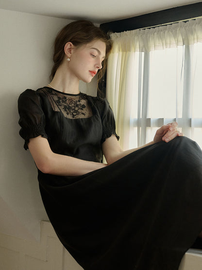 Ariella™ | Robe en maille brodée