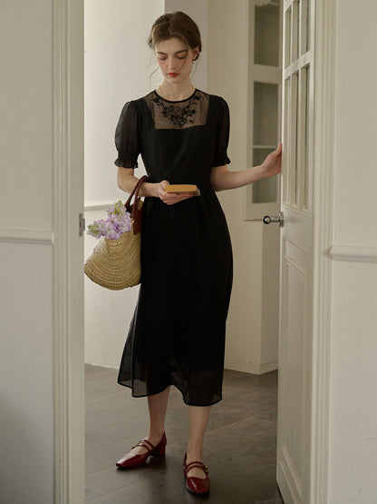 Ariella™ | Robe en maille brodée