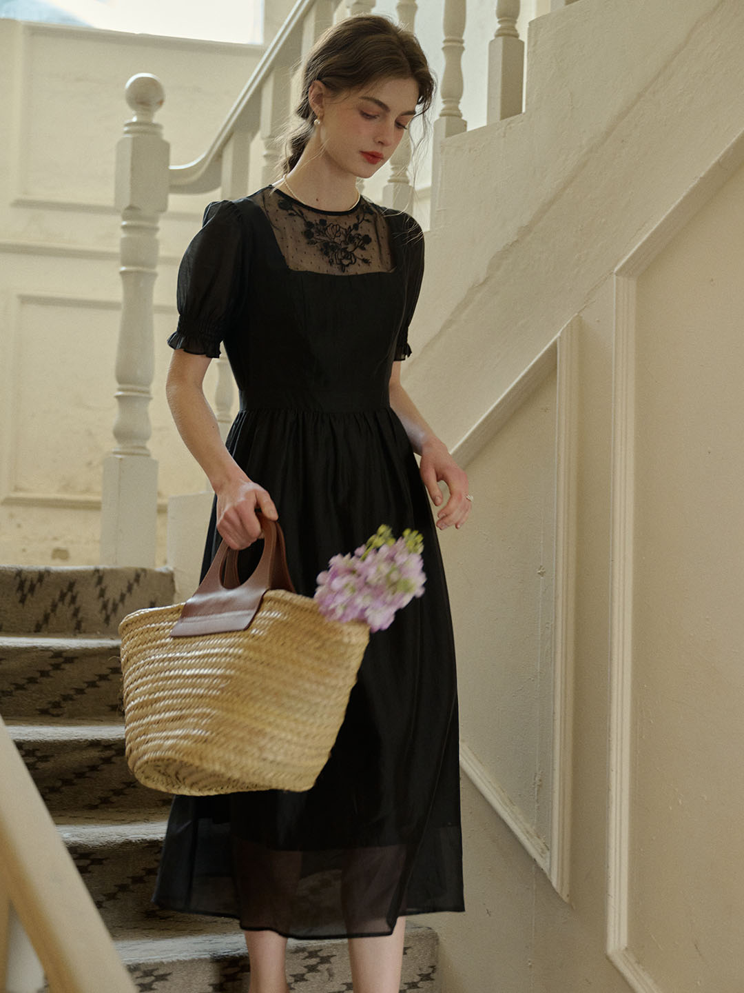 Ariella™ | Robe en maille brodée