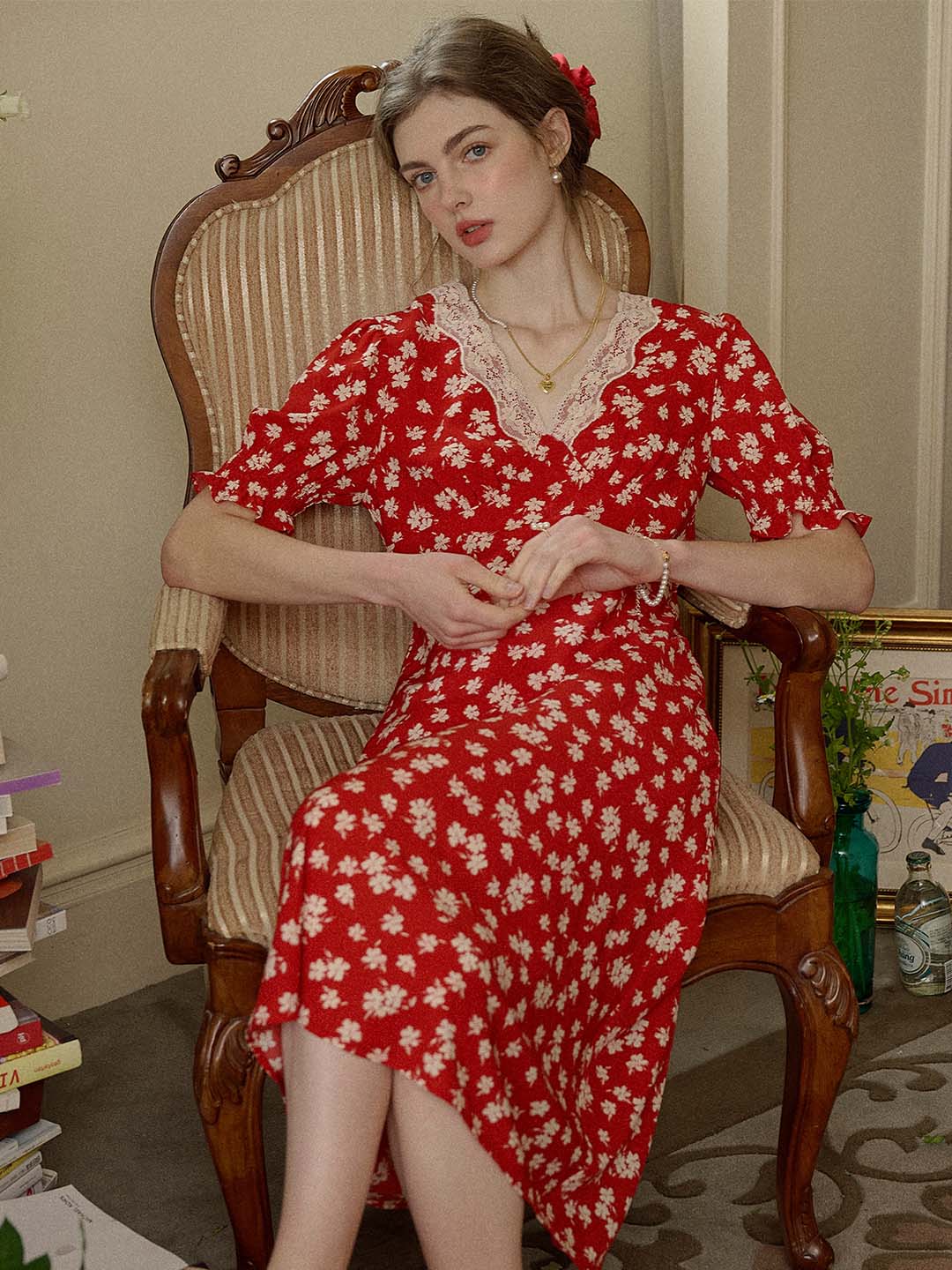 Stormi™ | Robe à encolure en V bordée de dentelle
