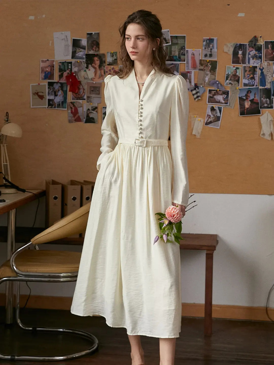 Bridget™ | Robe col V blanc cassé
