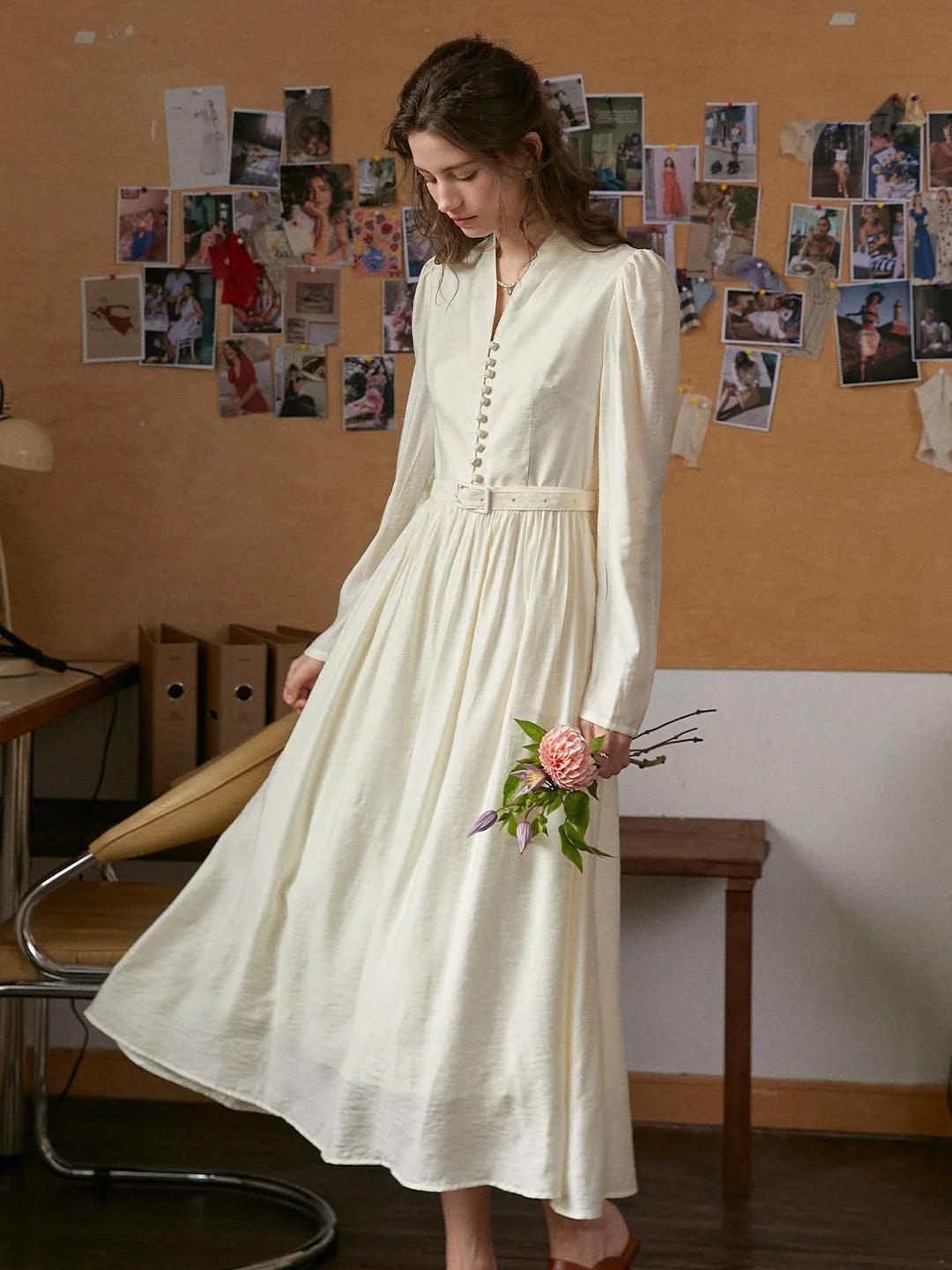 Bridget™ | Robe col V blanc cassé