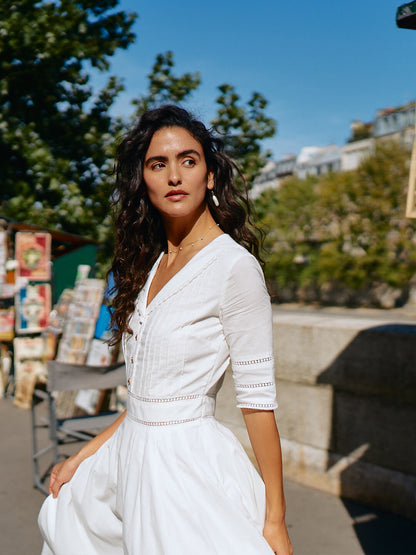 Valentine™ | Robe midi brodée en coton