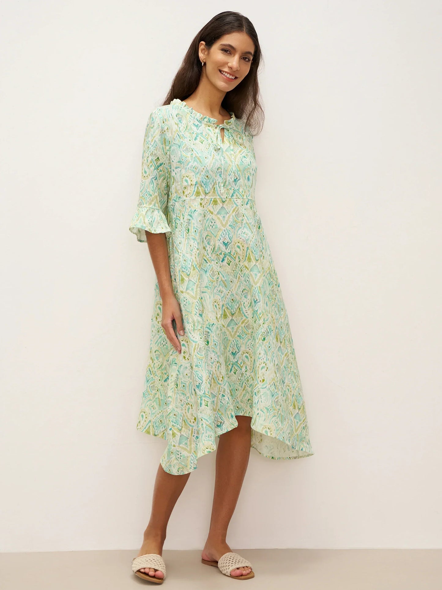 Léa™ | Leinen-Midikleid mit Rüschenkragen