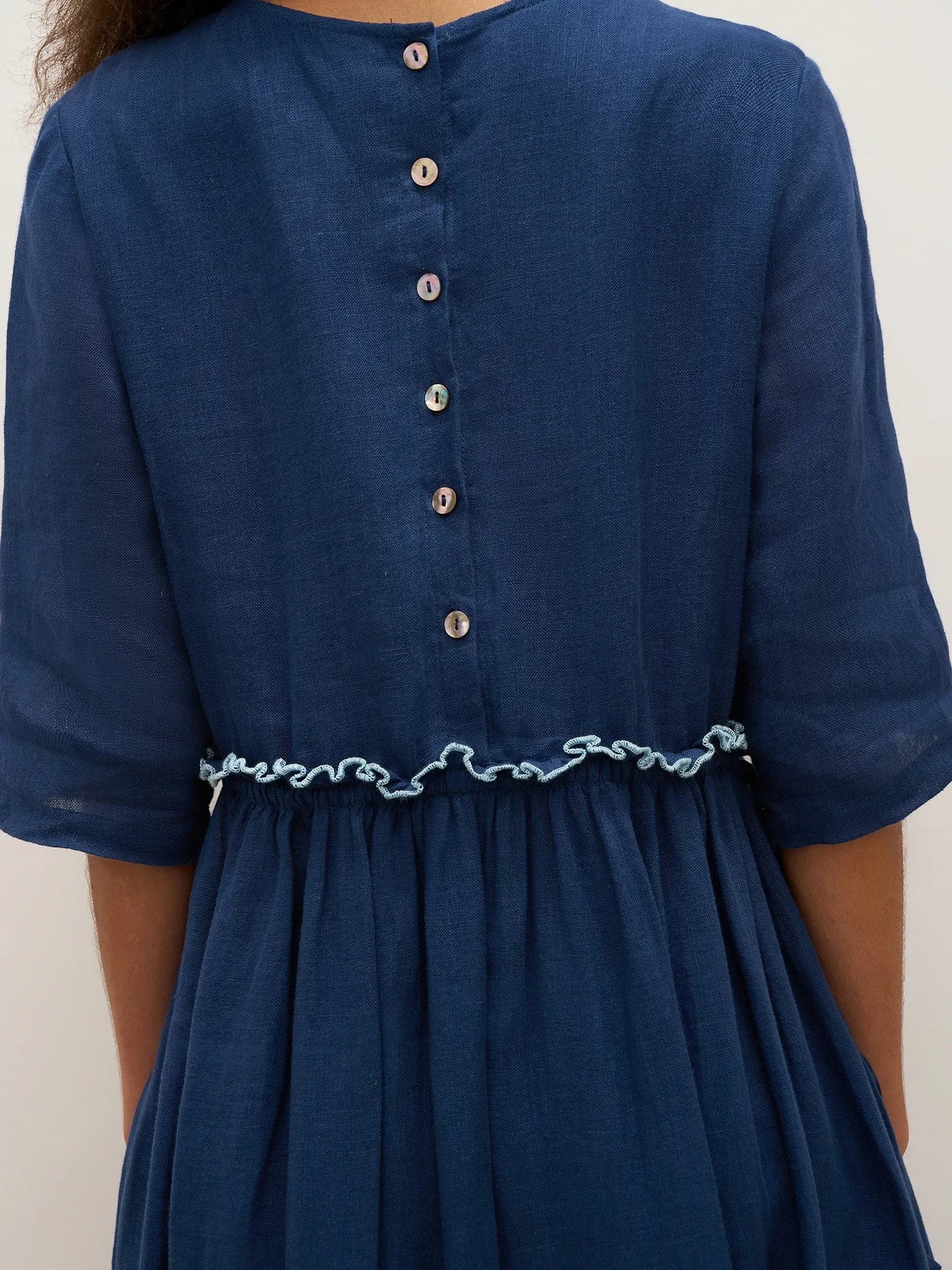 Aurore™ | Robe midi en lin à taille pétale