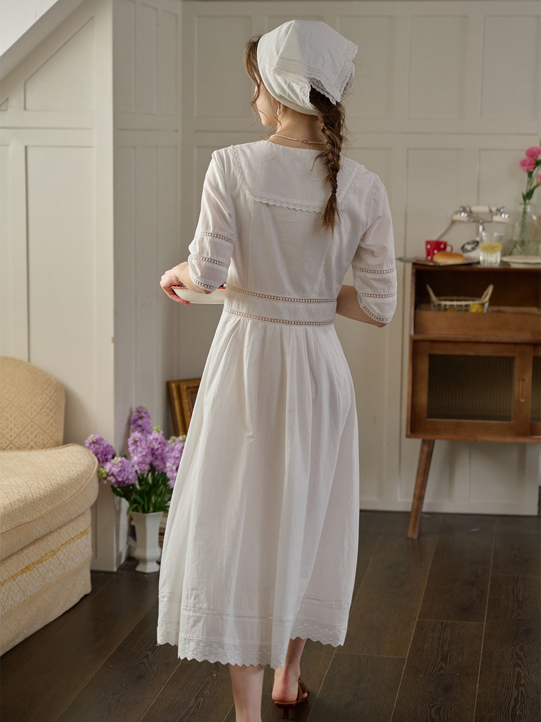 Valentine™ | Robe midi brodée en coton