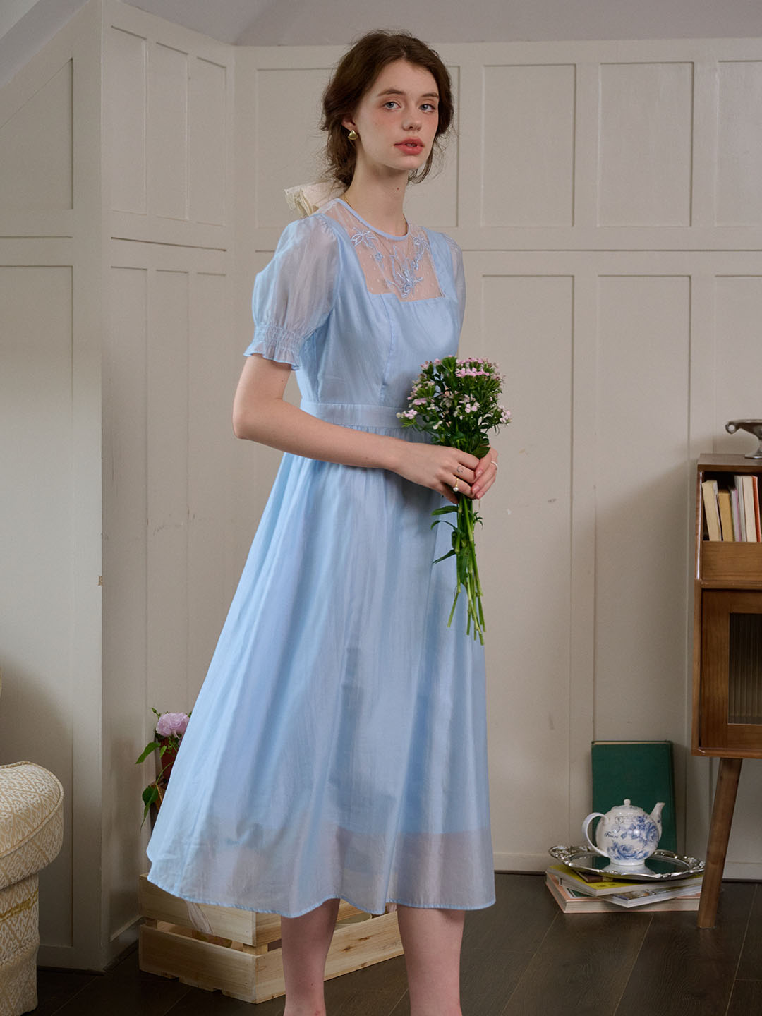 Ariella™ | Robe en maille brodée