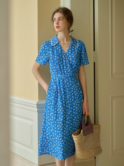 Alba™ | Robe fleurie X-Line à col V