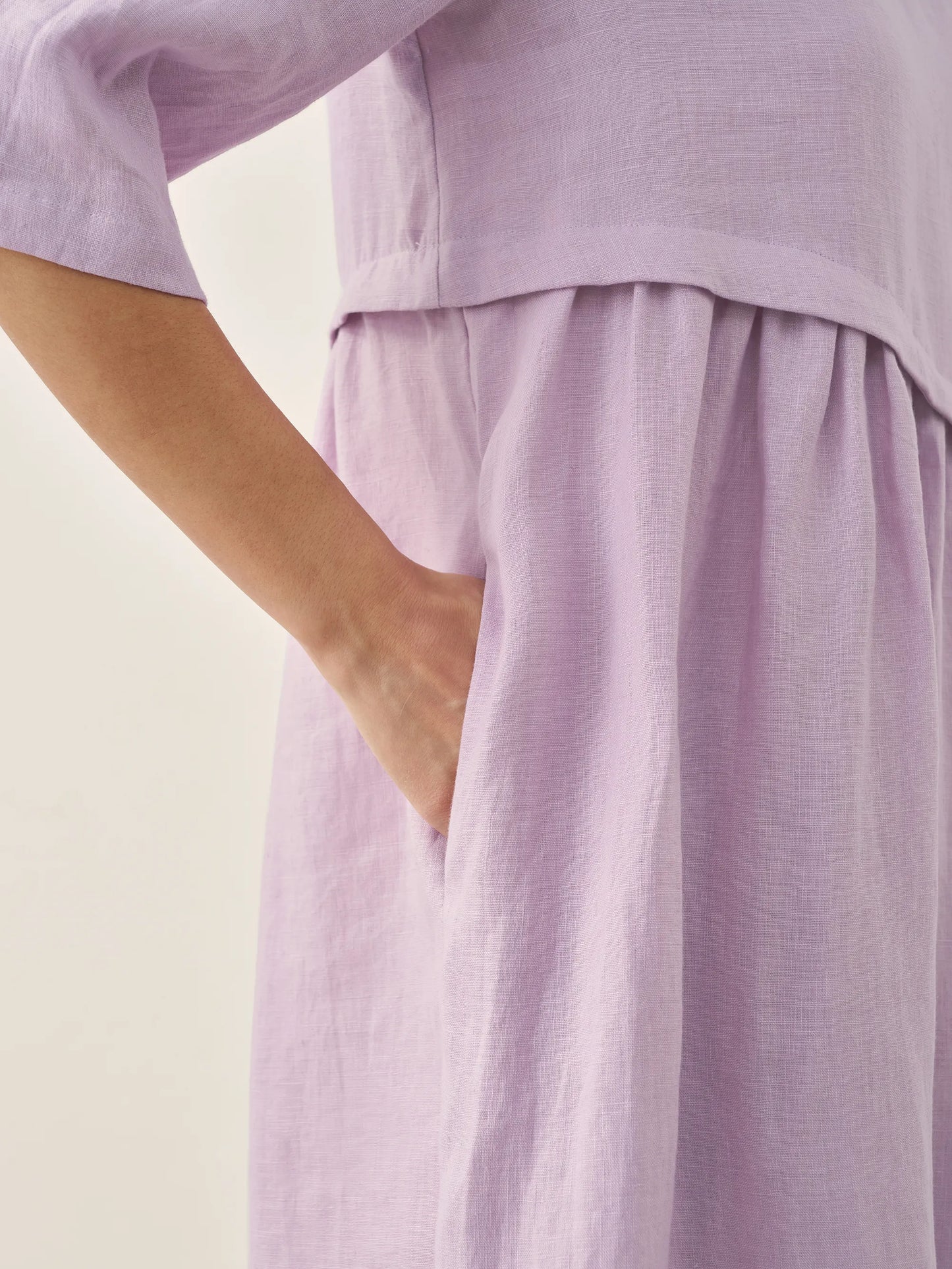 Lilou™ | Robe midi en lin à plis asymétriques
