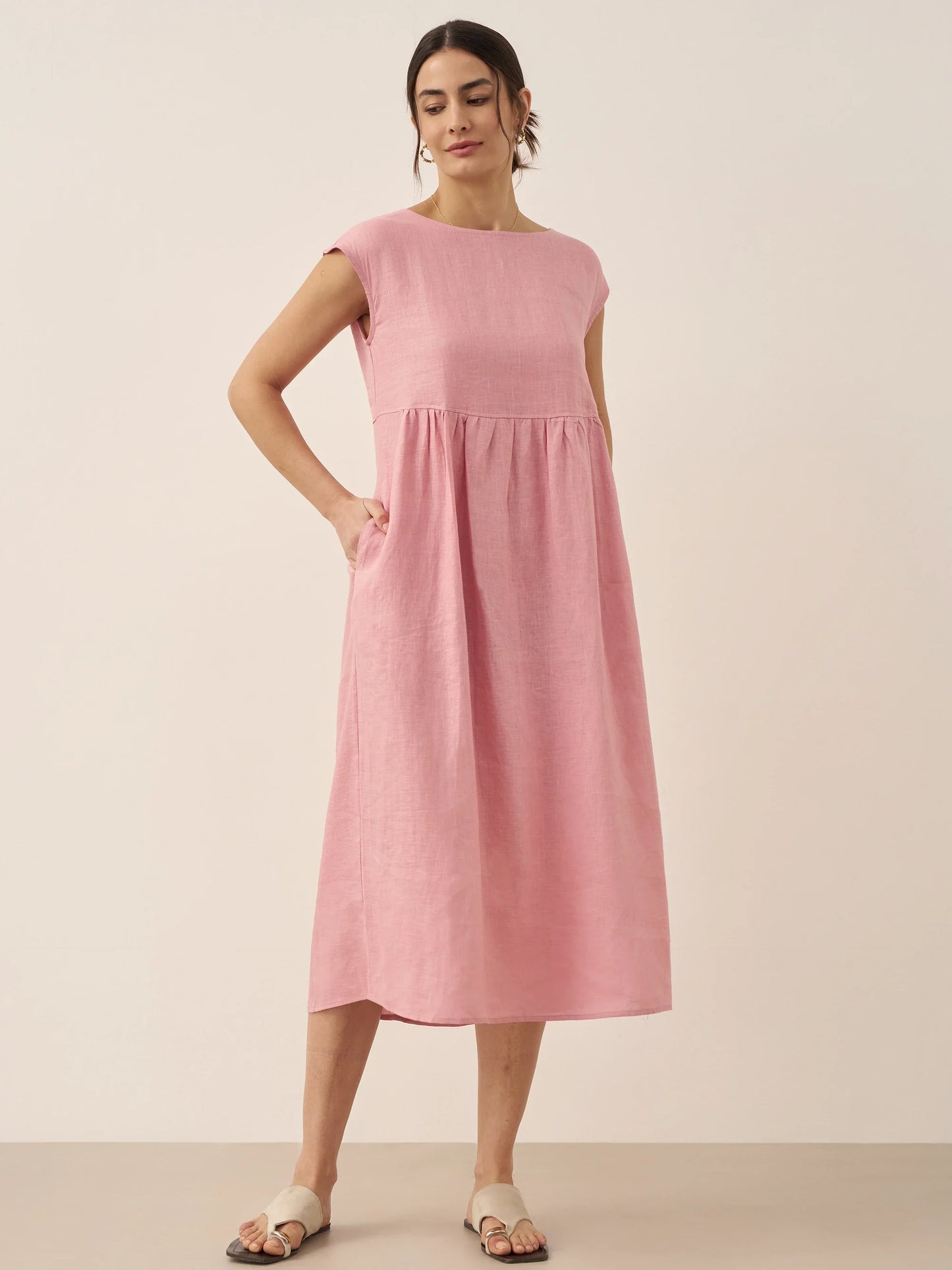 Jeanne™ | Robe longue en lin à manches courtes