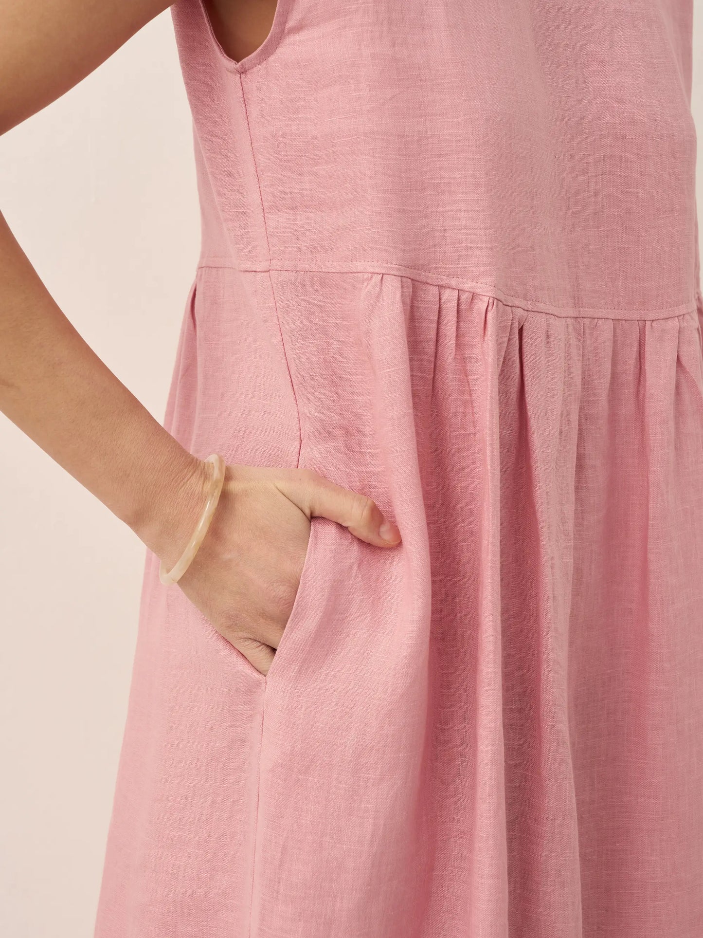 Jeanne™ | Robe longue en lin à manches courtes