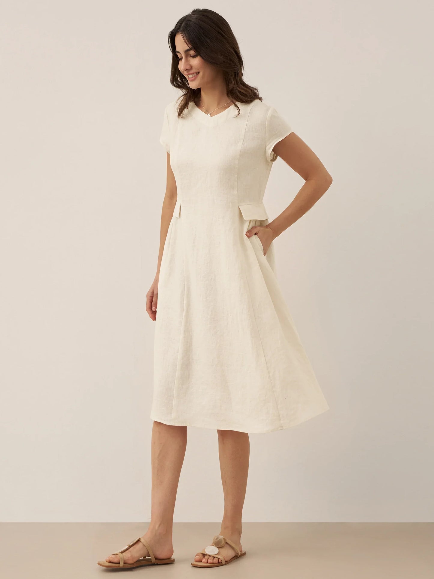 Camille™ | Robe d’été naturelle en lin à col en V