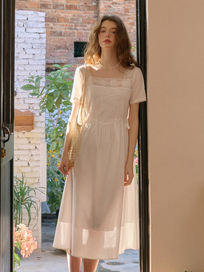 Sia™ | Robe en coton blanc brodée