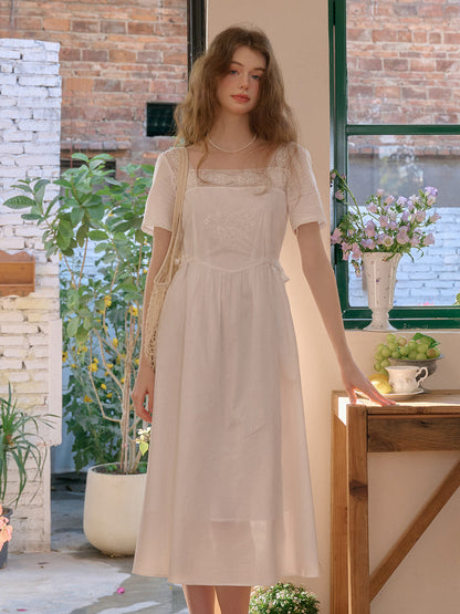 Sia™ | Robe en coton blanc brodée