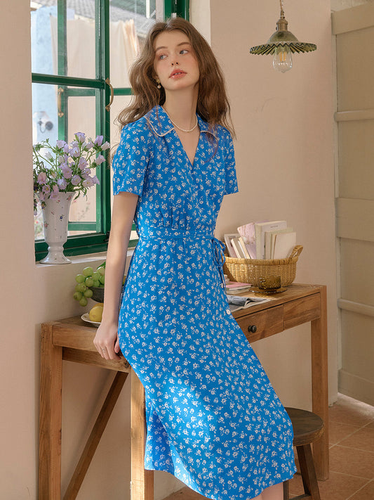 Alba™ | Robe fleurie X-Line à col V