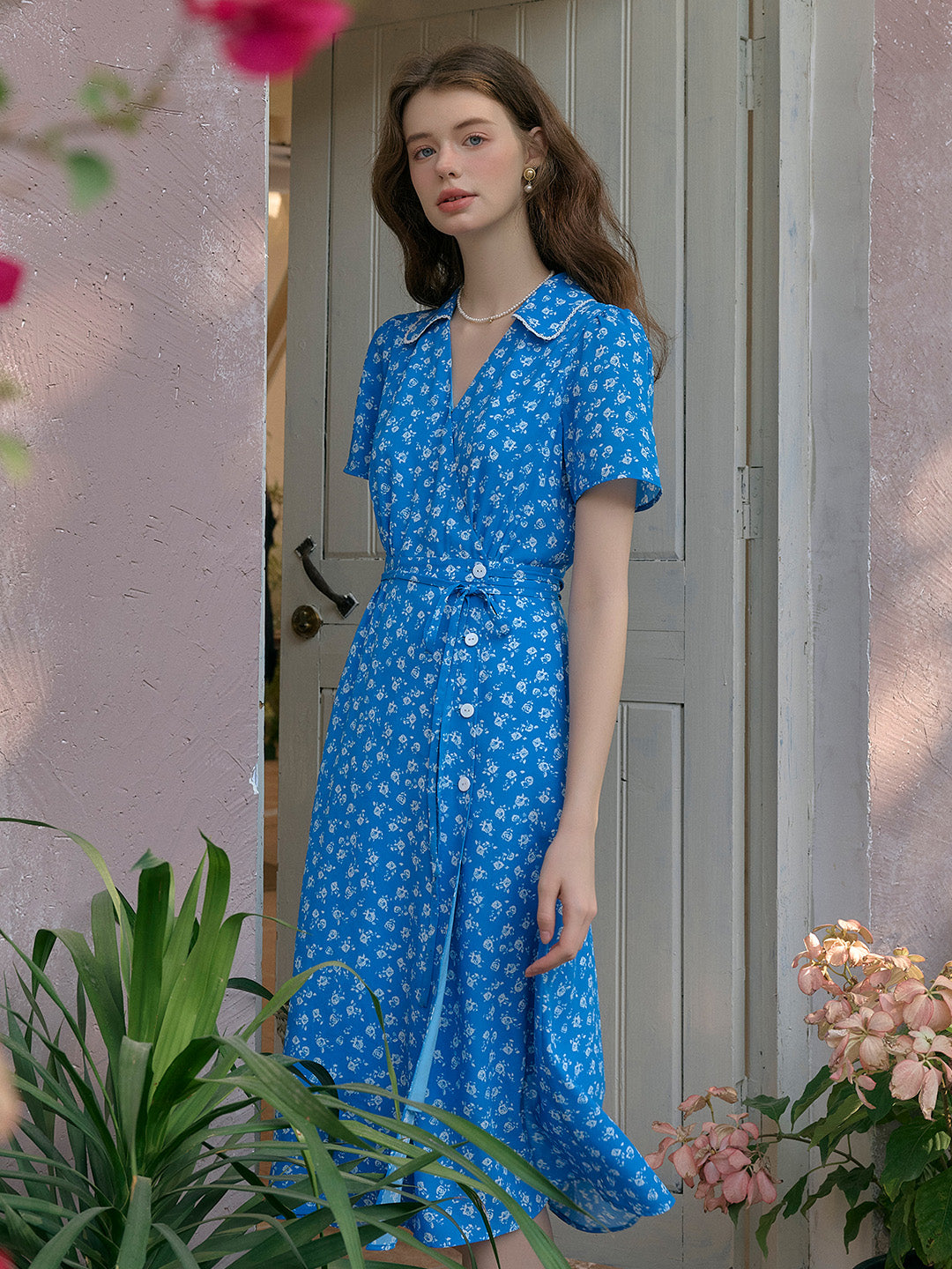 Alba™ | Robe fleurie X-Line à col V