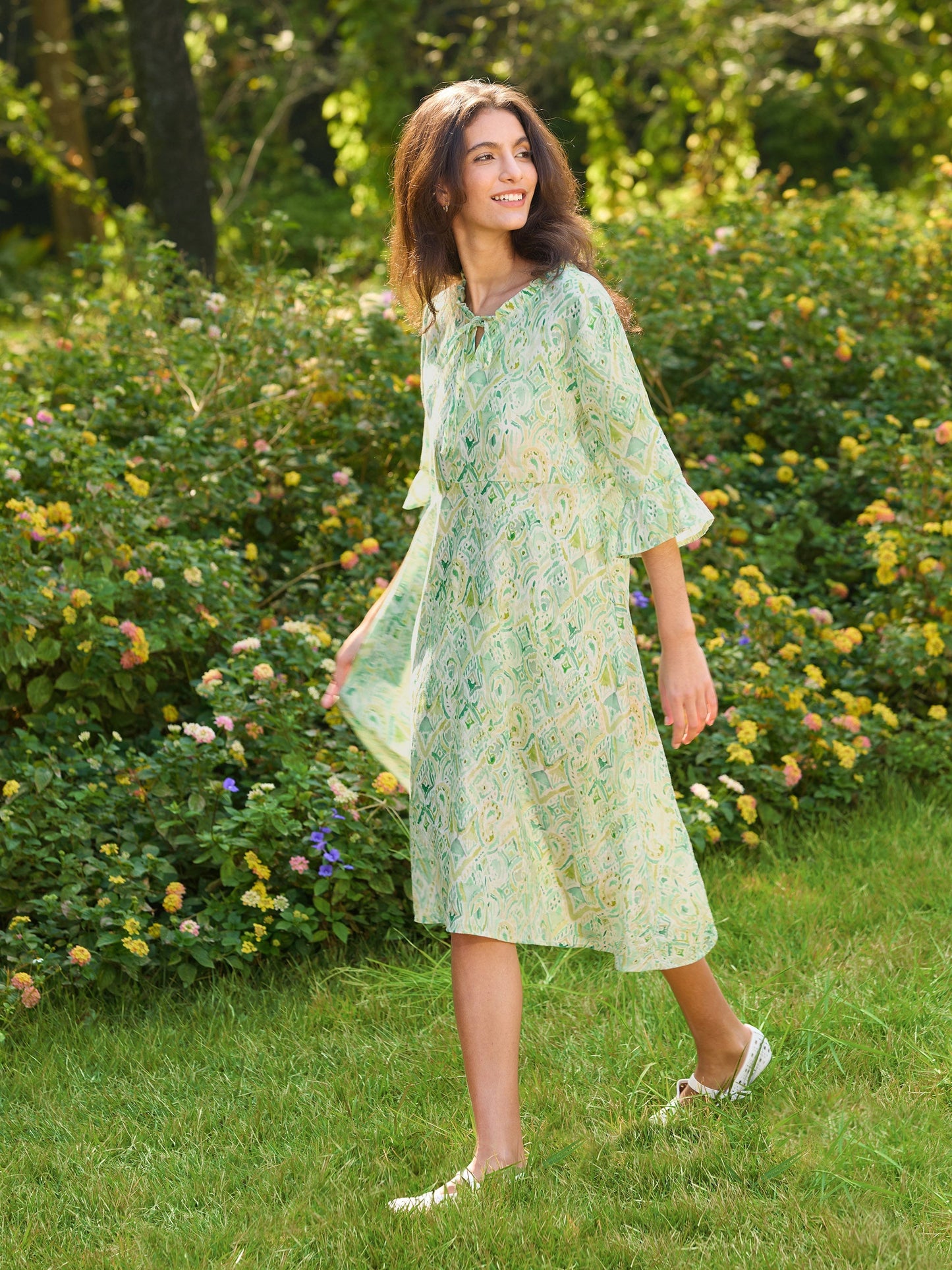 Léa™ | Leinen-Midikleid mit Rüschenkragen