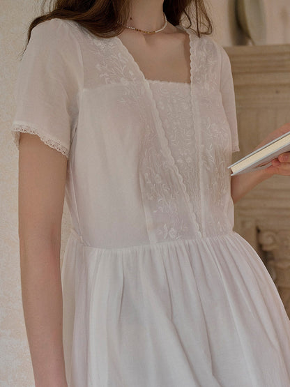 May™ | Robe en coton brodée