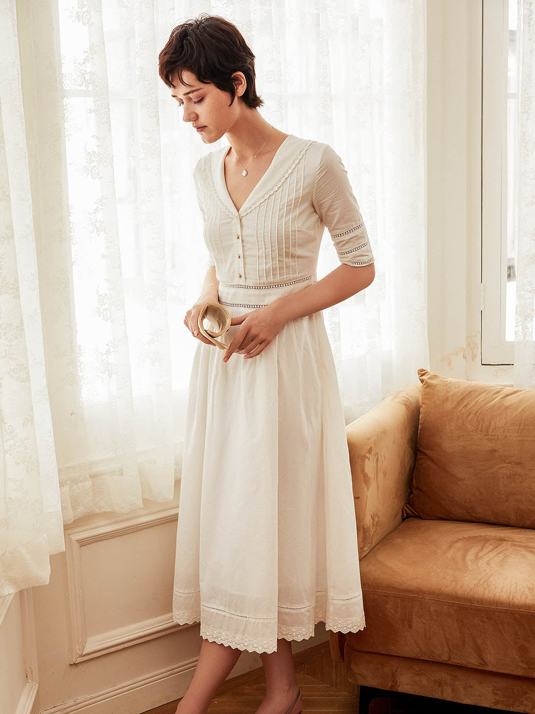 Valentine™ | Robe midi brodée en coton