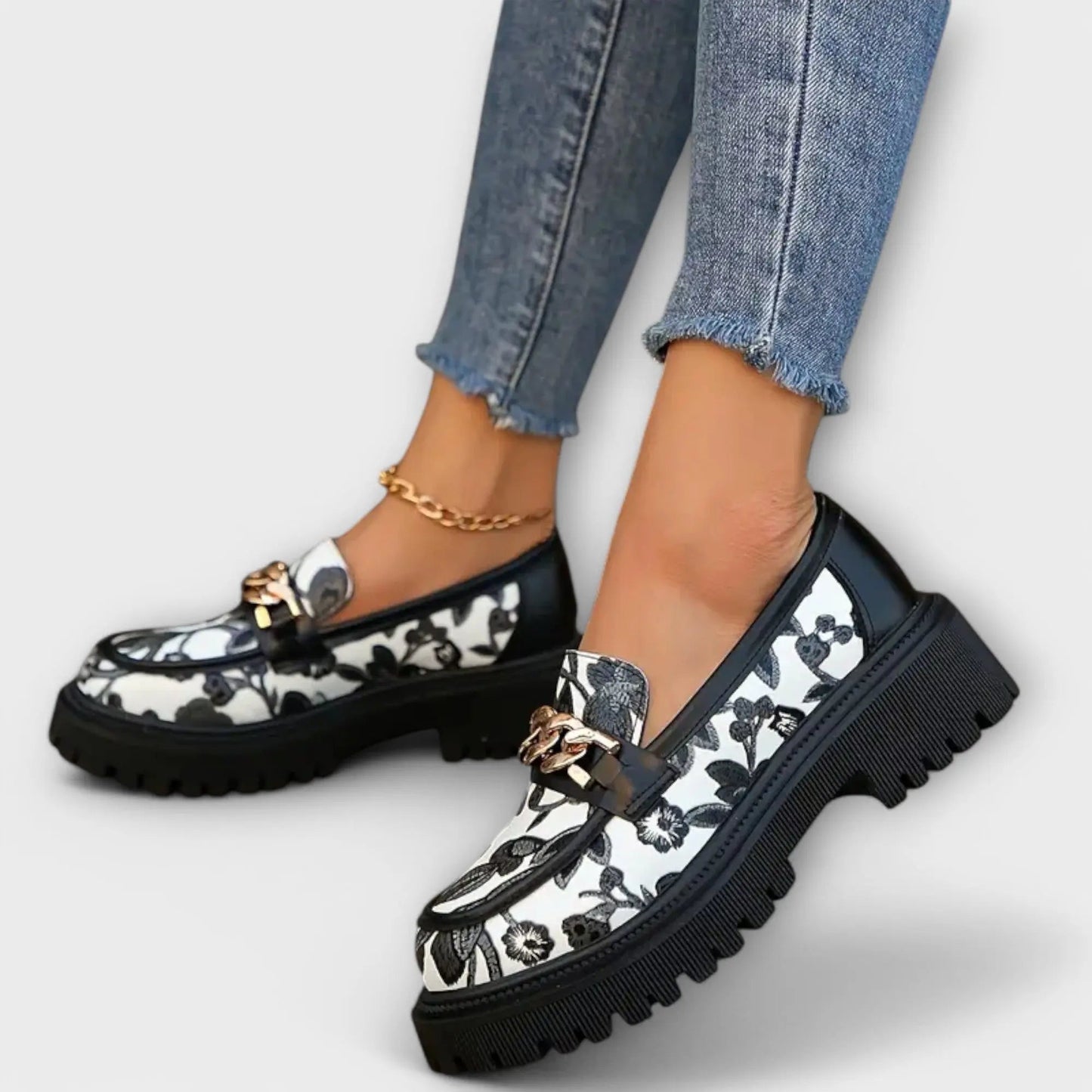 Sandra™ | Mocassins rétro à touche florale
