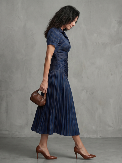 Salma™ | Robe midi rayée plissée