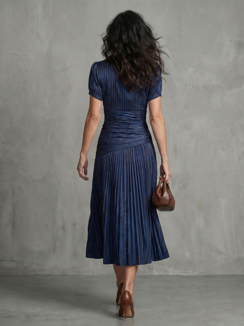 Salma™ | Robe midi rayée plissée