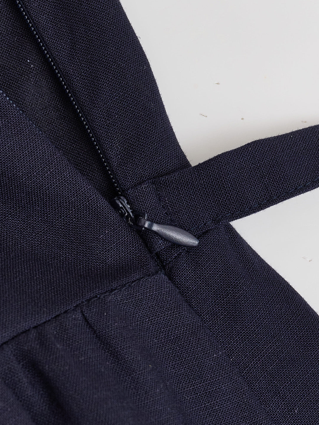 Harper™ | Robe en lin à col en V