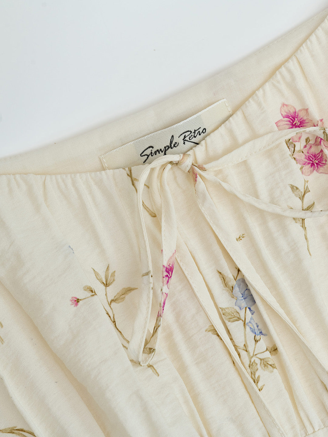 Victoria™ | Robe à col en cœur floral