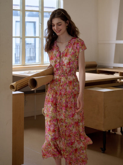 Adalyn™ | Robe à col ondulé brodée