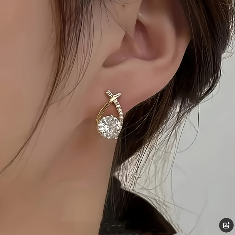 Lilou™ | Boucles d’oreilles clous croix dorée