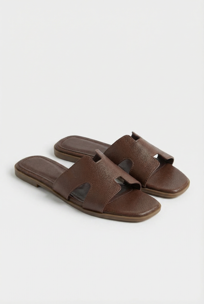 GÉOMÉA™ | SANDALES PLATES EN SIMILICUIR
