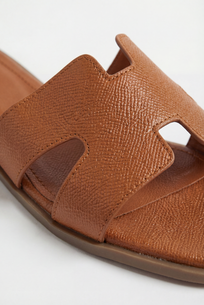 GÉOMÉA™ | SANDALES PLATES EN SIMILICUIR