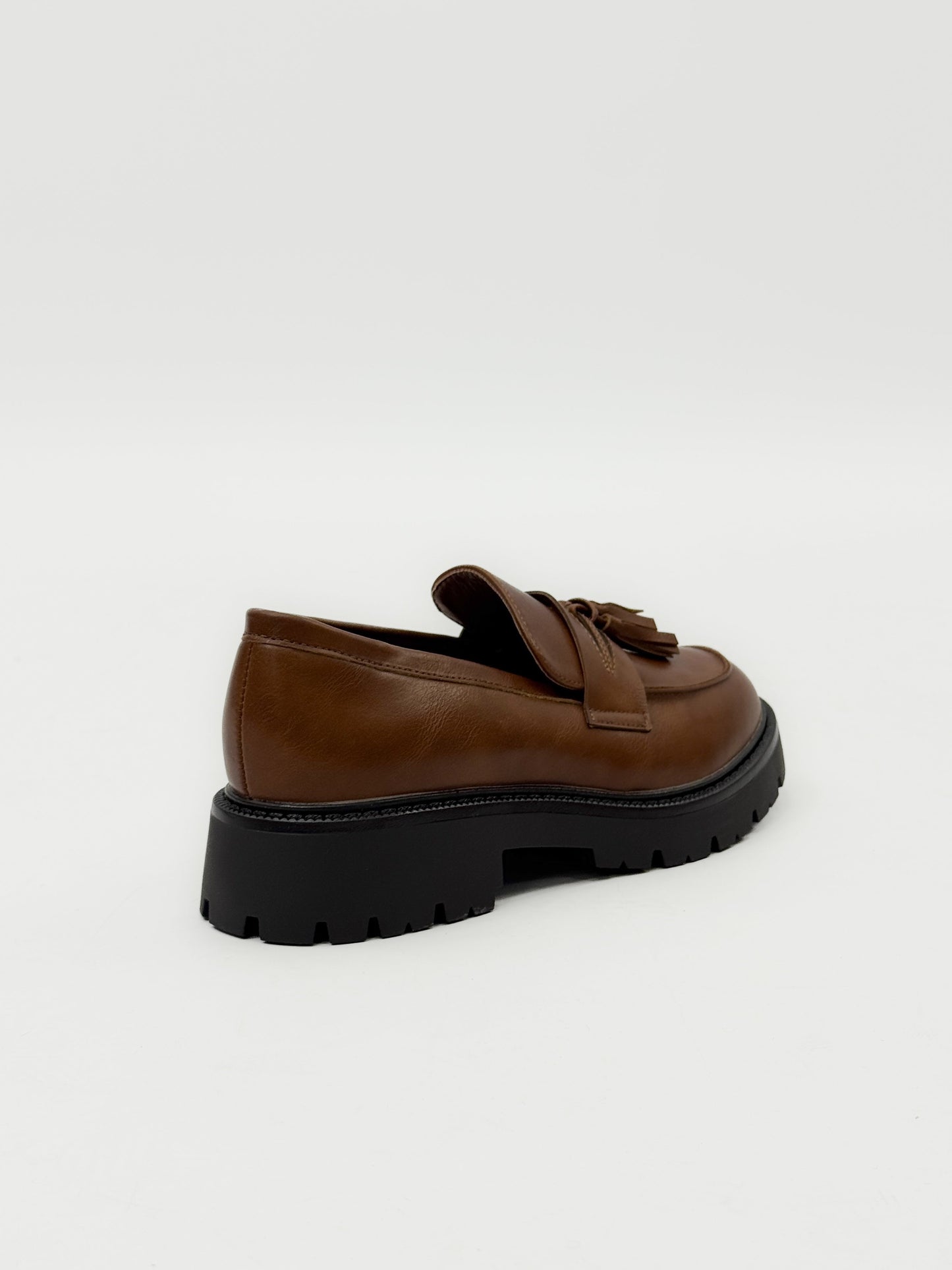 Elira™ | Mocassins marron à pampilles chunky