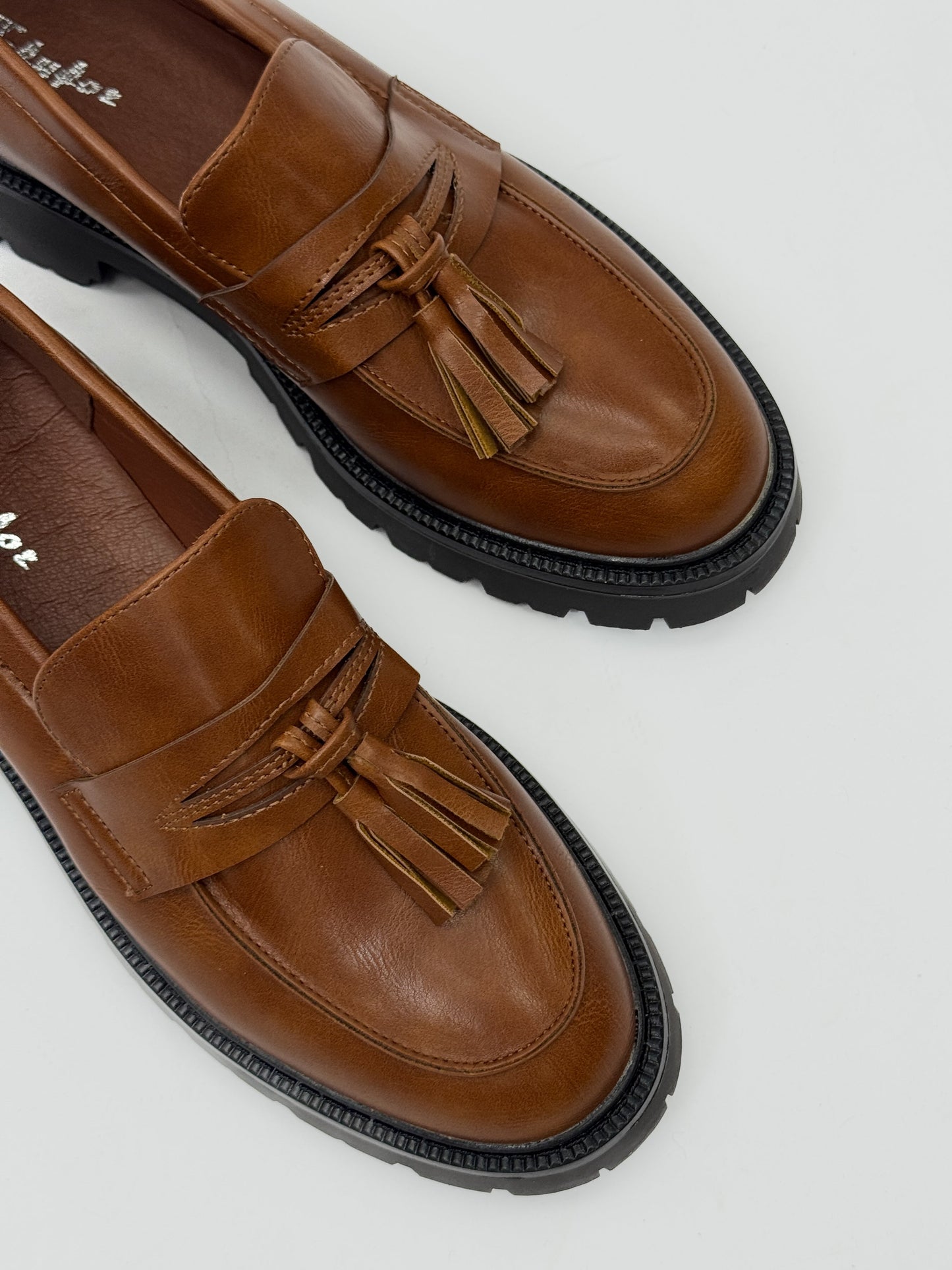 Elira™ | Mocassins marron à pampilles chunky