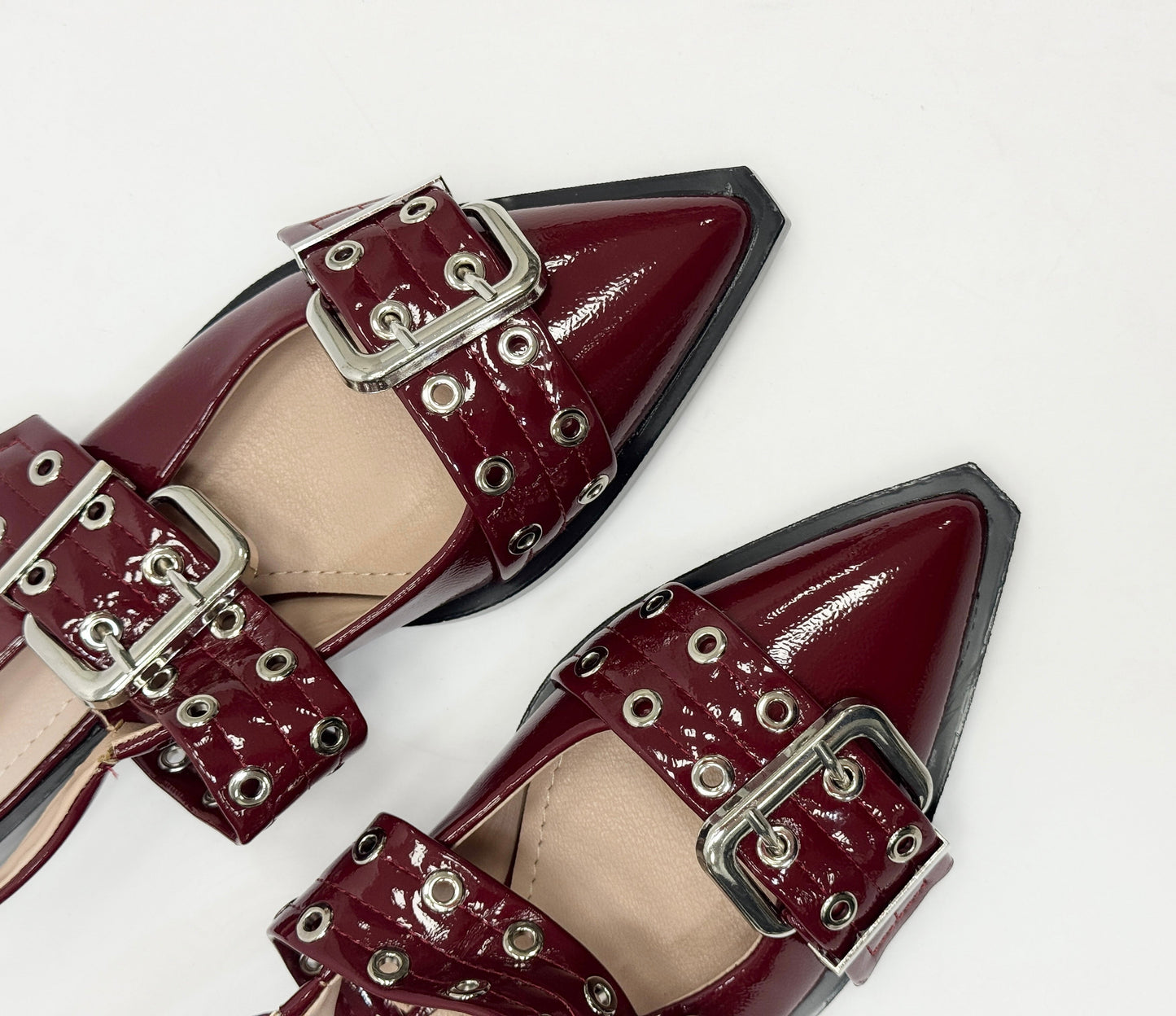 Giavanna™ | Ballerine en vernis cloutée