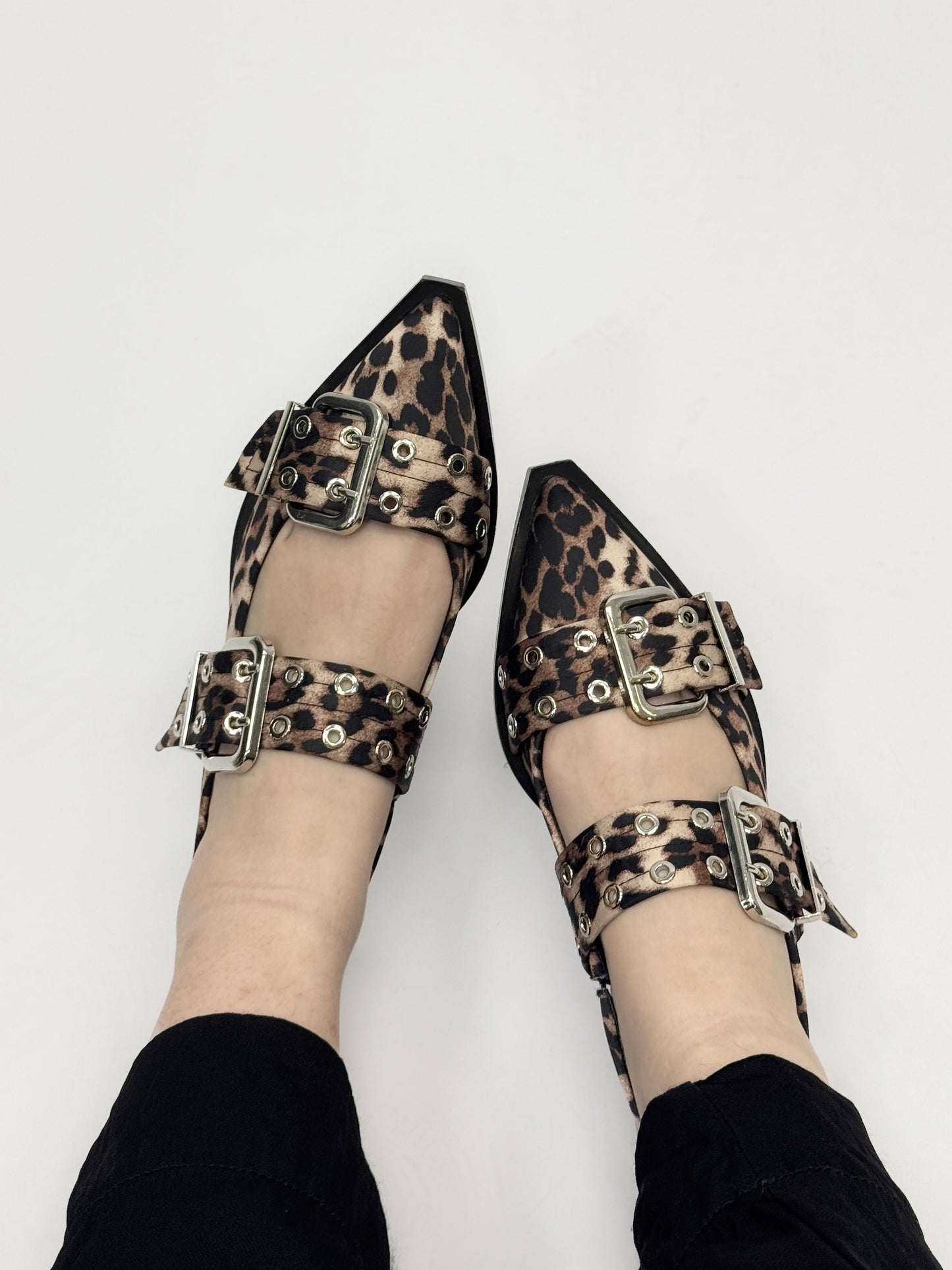 Giavanna™ | Ballerine en vernis cloutée