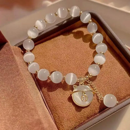Evelisse™ | Bracelet avec perles et pendentif chat
