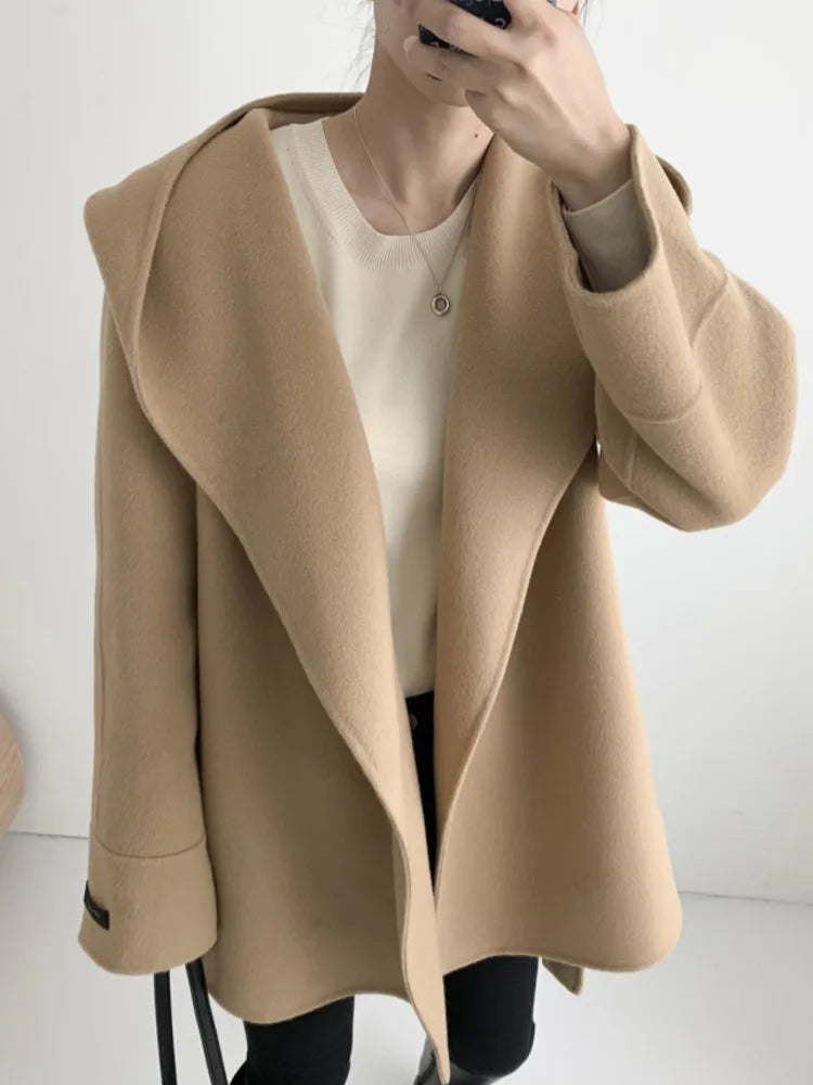 Elira™ | Manteau en laine à capuche